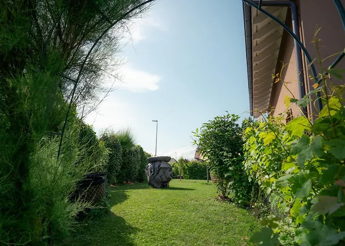 Villa Val - Charmante Maison Au Coeur De Vallon Grandcour